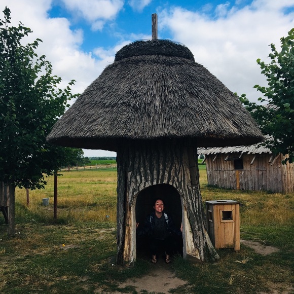 Meet your Posher, Kelly - Picture 1 of 1